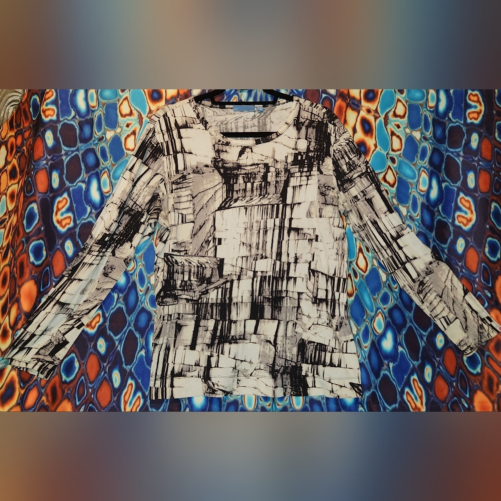 VERA WANG Abstract Black and White Long Sleeve Top SIMPLY VERA